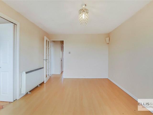 Apartment for rent in Carterhatch, Greater London