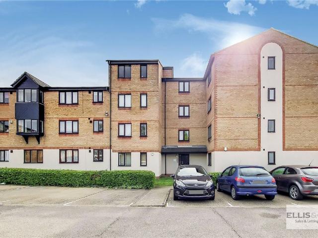 Apartment for rent in Carterhatch, Greater London