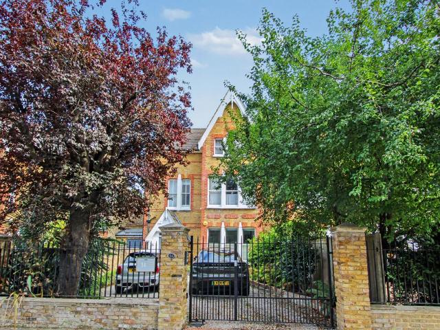Apartment for rent in London Borough of Richmond upon Thames, Greater London