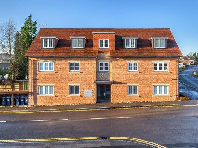 Apartment for rent in Fole, Surrey