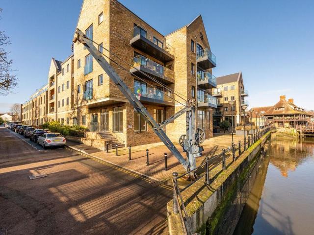 Apartment for rent in London Borough of Hounslow, Spring Grove