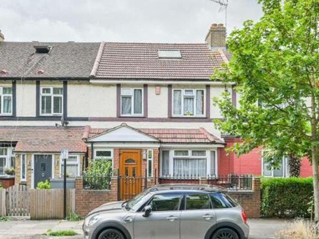 House for rent in Brentford End, Greater London