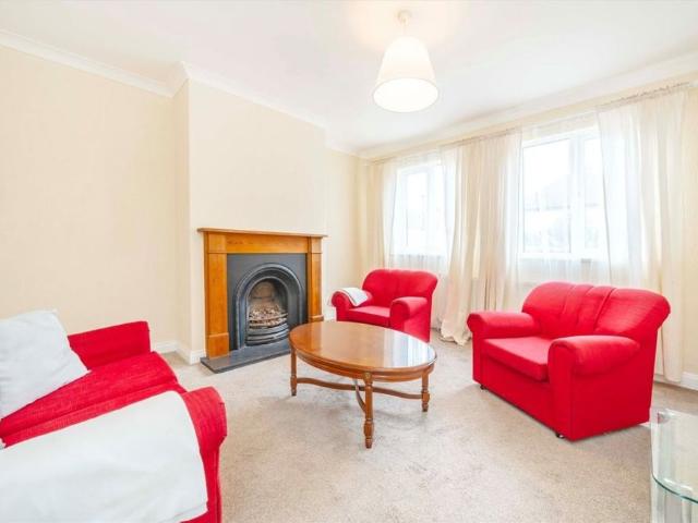 House for rent in London Borough of Hounslow, Greater London