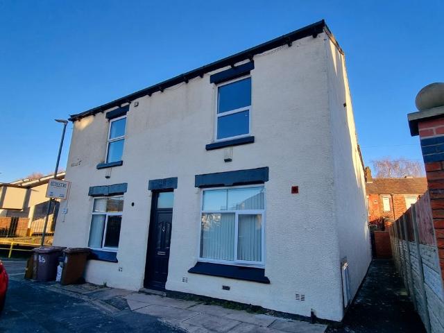 Apartment for rent in New Bold, St Helens