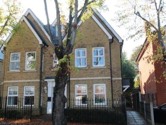 House for rent in Navestock Side