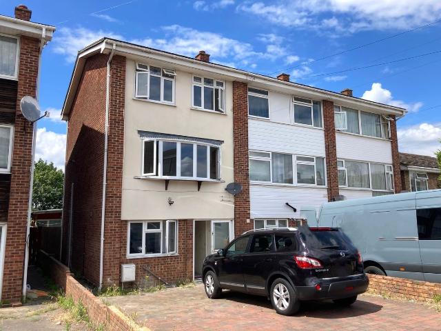 House for rent in Elm Park, Greater London