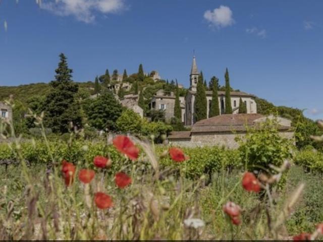 Terrain vente à Nîmes, Lirac