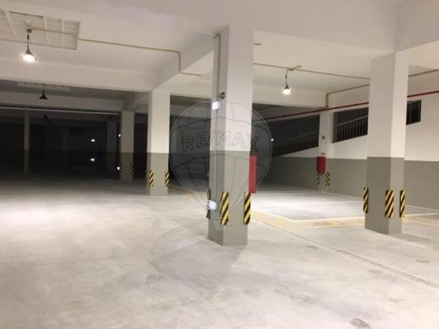 Garagem alugar em Campo de Ourique, Lisboa