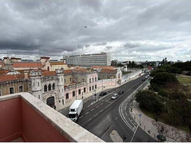 Escritório alugar em Bairro de Campolide, Lisboa