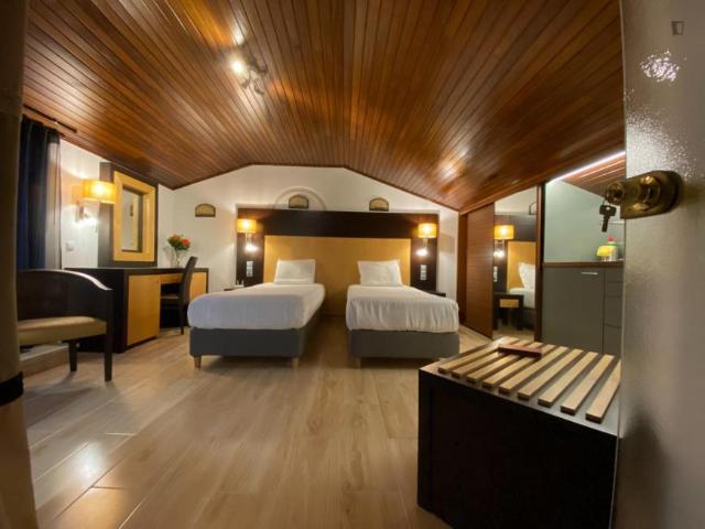 Apartamento alugar em Bairro 18 de Maio, Oeiras