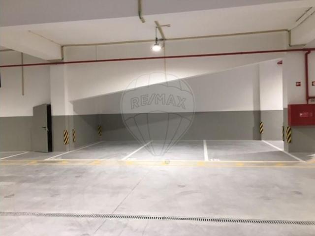 Garagem alugar em Campo de Ourique, Lisboa