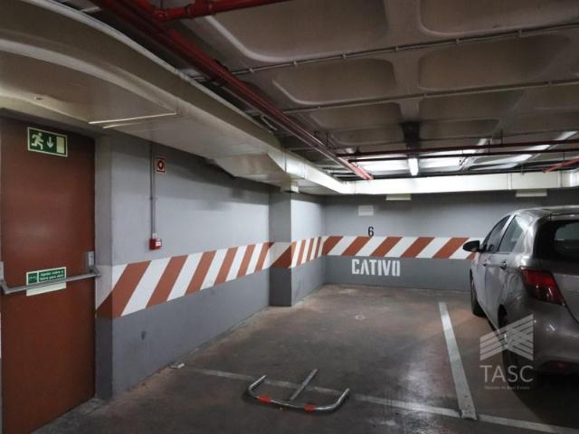 Garagem venda em Misericórdia, Lisboa