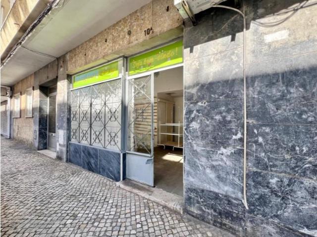 Loja venda em São Francisco Xavier, Lisboa