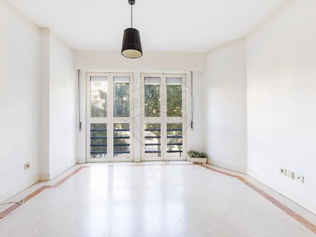 Apartamento alugar em Quinta do Lambert, Lisboa