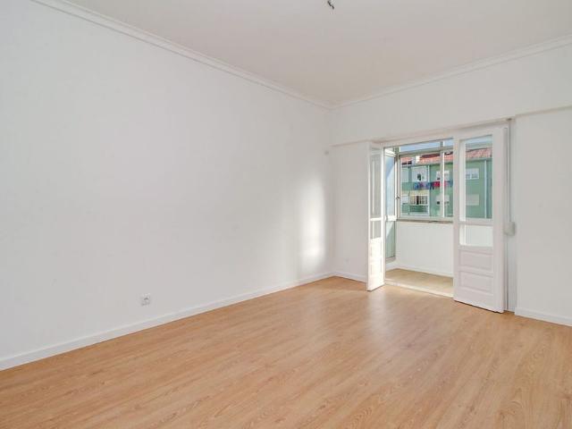 Apartamento alugar em Santa Clara, Lisboa