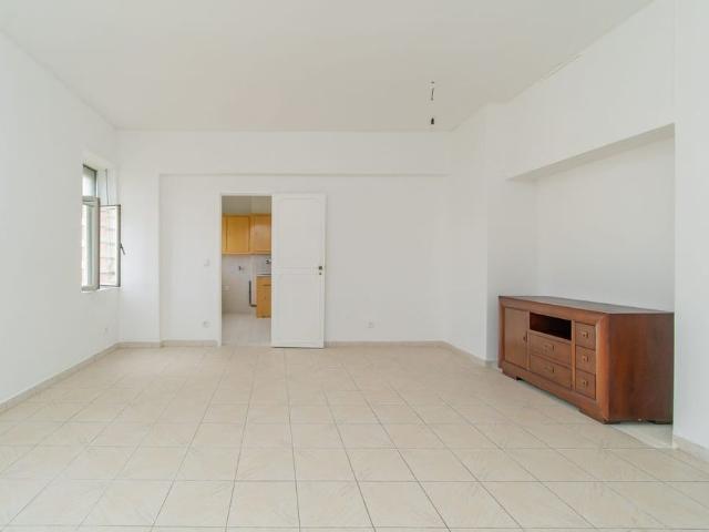 Apartamento alugar em Bairro das Amendoeiras, Lisboa