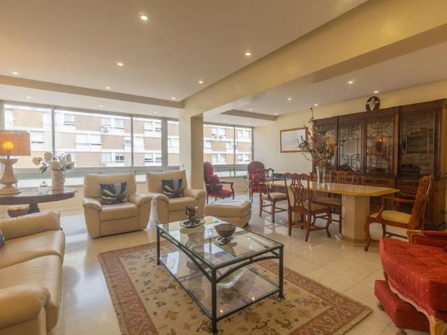 Apartamento alugar em Santiago Dos Velhos, Lisboa