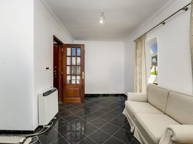 Apartamento alugar em Bairro 25 de Abril, Oeiras