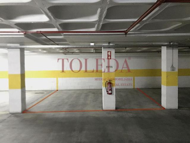 Garagem venda em Santiago Dos Velhos, Lisboa