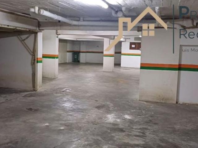 Garagem alugar em Mem Martins, Sintra
