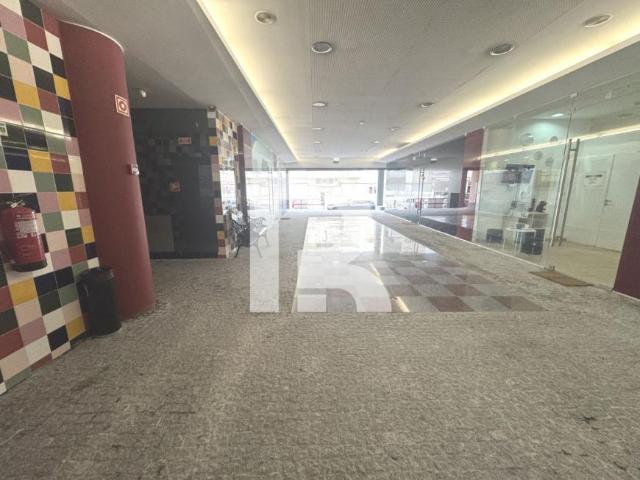 Escritório alugar em Mem Martins, Sintra