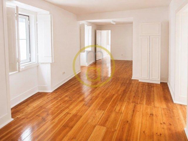 Apartamento alugar em Misericórdia, Lisboa
