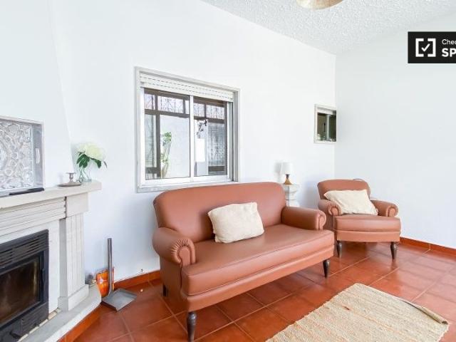 Apartamento alugar em São Francisco Xavier, Lisboa