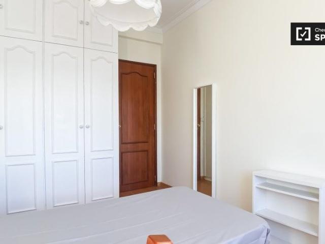 Apartamento alugar em Santa Clara, Lisboa