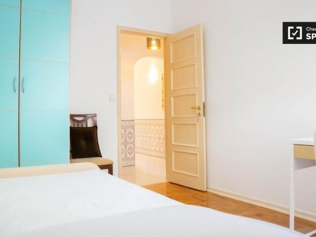 Apartamento alugar em Santiago Dos Velhos, Lisboa