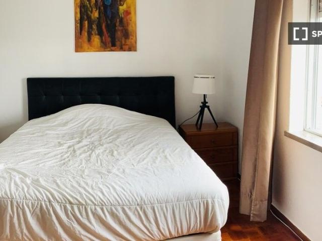 Apartamento alugar em Santiago Dos Velhos, Lisboa