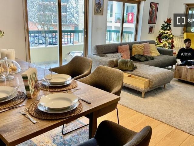 Apartamento alugar em Linda-a-Pastora, Oeiras