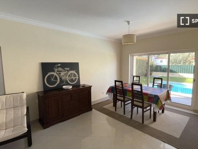 Apartamento alugar em Herdade da Aroeira, Almada