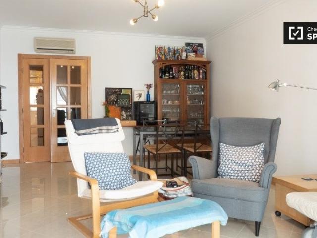 Apartamento alugar em Santo António da Caparica, Almada