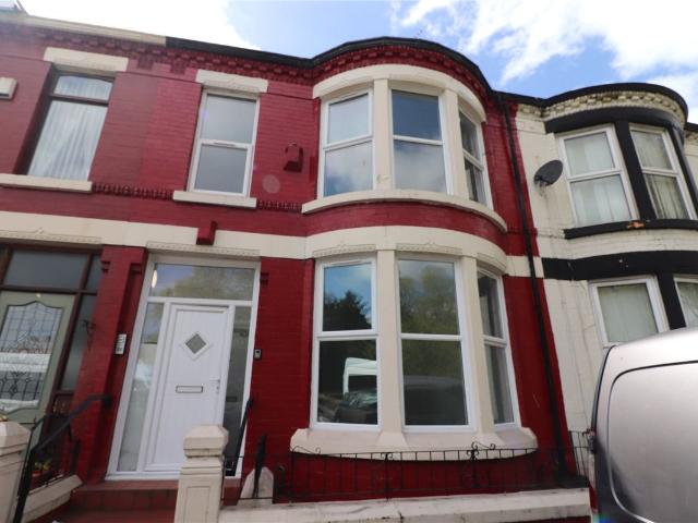 Apartment for rent in Stoneycroft, Calderstones