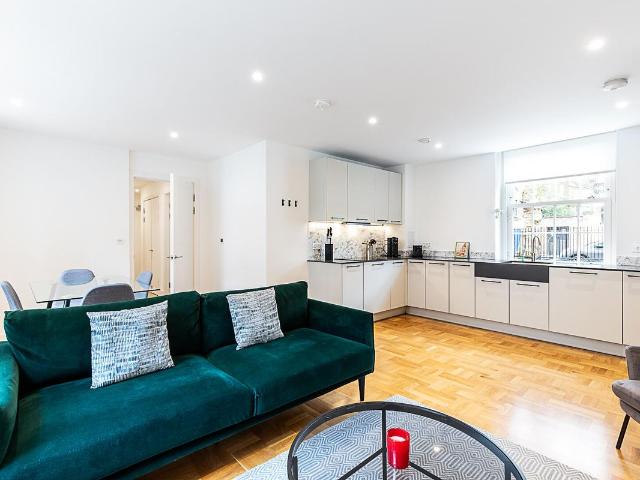 Apartment for rent in West Kensington, Greater London