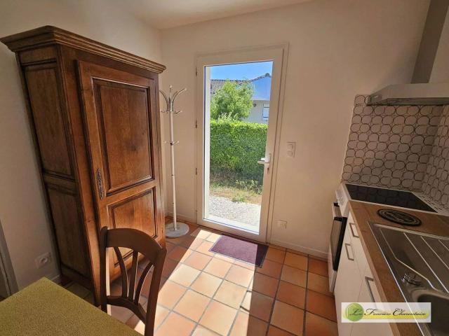 Studio location à L'Isle-d'Espagnac, Charente