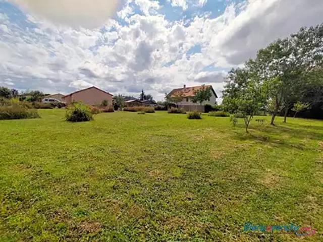 Terrain vente à Montmorillon, L'isle-jourdain
