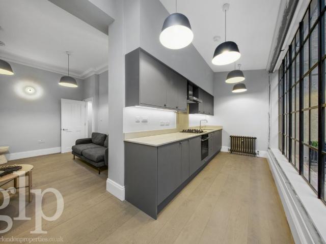 Apartment for rent in Chinatown, Greater London