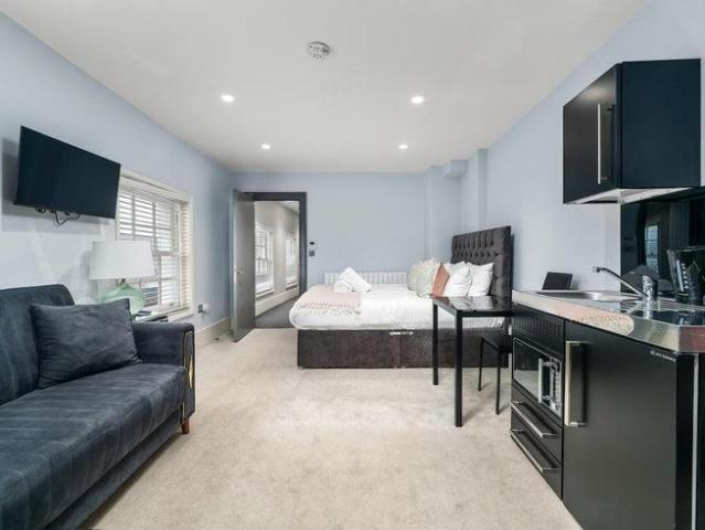 Townhouse for rent in Paddington, Isle Of Man