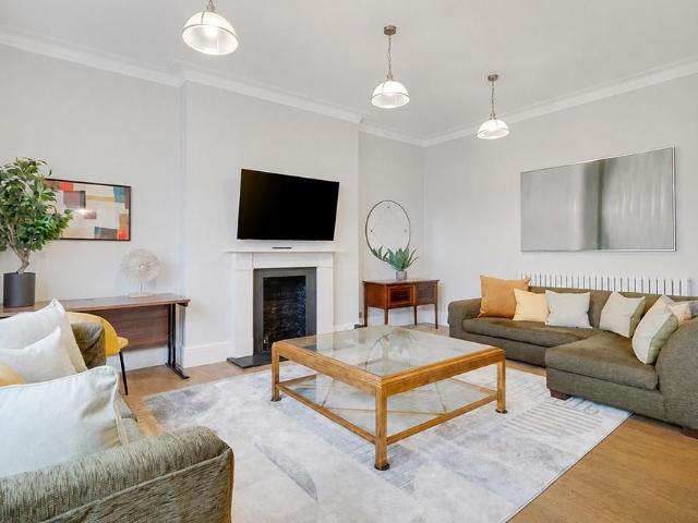 Apartment for rent in Paddington, Greater London