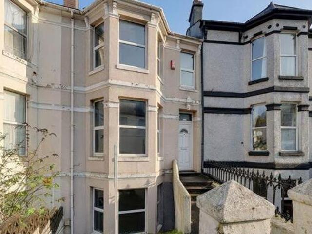 House for sale in Follaton, Strode