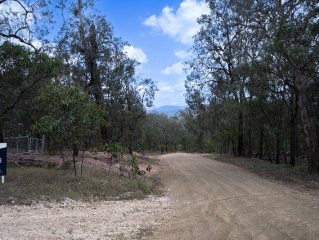 Cottage for sale in Valencia Creek, Victoria