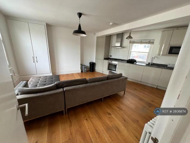 Apartment for rent in West Hackney, Greater London