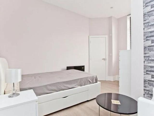 House for rent in South Hampstead, Greater London