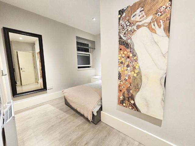 Apartment for rent in South Hampstead, Greater London