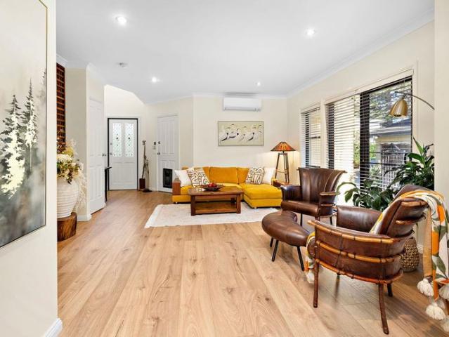 Townhouse for rent in Wollongong West, New South Wales