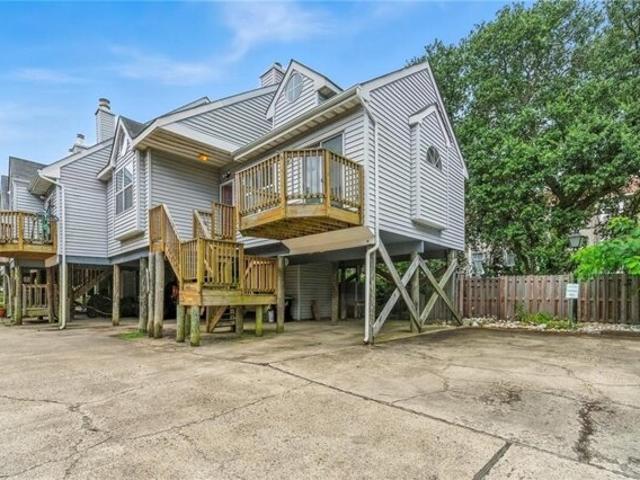 Condo for sale in Norfolk