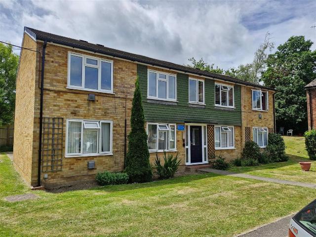 Apartment for rent in Perryfields, West Sussex