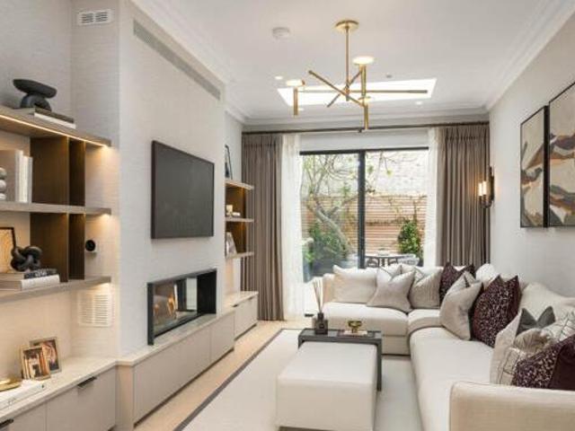 House for sale in Lyons, Greater London