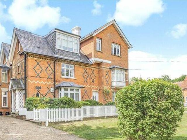 House for sale in Little Stanmore, Greater London